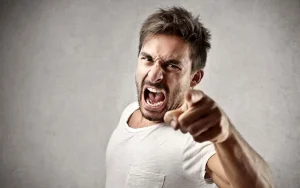 خشم چیست و چطور آن را کنترل کنیم