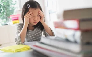 استرس در دوران کودکی بیش از یک آسیب مغزی می تواند بر ژن های شما تأثیر بگذارد